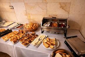 Milat Cave Hotel