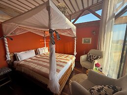 Moyoni Africa Lodge & Tours