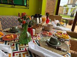 Moyoni Africa Lodge & Tours