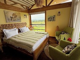 Moyoni Africa Lodge & Tours