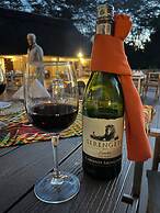 Moyoni Africa Lodge & Tours