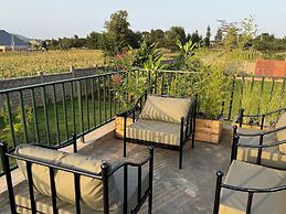 Moyoni Africa Lodge & Tours