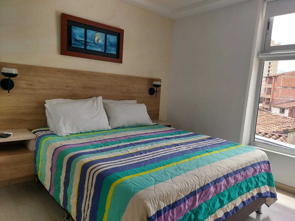 Great comfortable Laureles La 70 Med