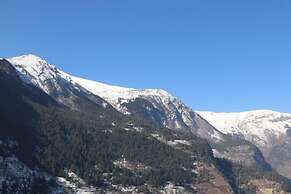 Hotel Sangla Retreat