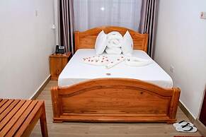 Wooden Haven Hotel