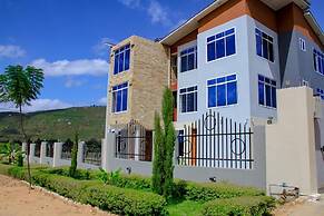 Wooden Haven Hotel