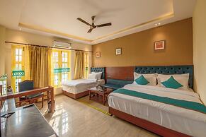HOTEL WHITE RABBIT