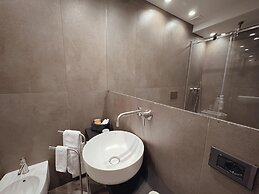 Corona Suite