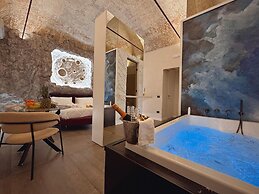 Corona Suite