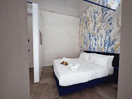 Corona Suite