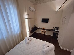 Corona Suite