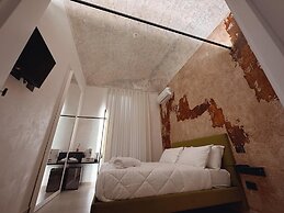 Corona Suite