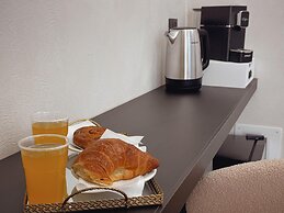 Corona Suite