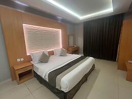 SMO Suite Hotel