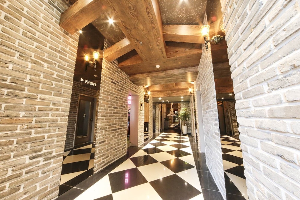 Film37.2 Hotel
