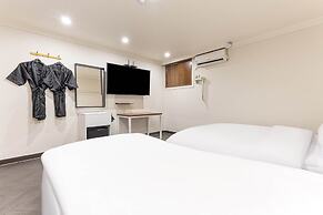 Film37.2 Hotel