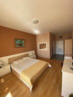 Hotel NOY