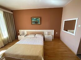 Hotel NOY