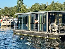 L'Escale Royale Port Ilon Seine Giverny