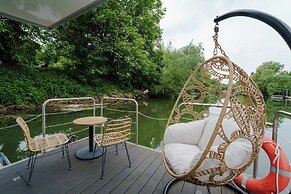 L'Escale Royale Poissy Ile de Migneaux