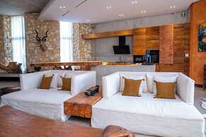 Casa del Toro Luxury Ranch