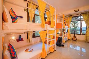goSTOPS Mukteshwar - Private Rooms and Dorms