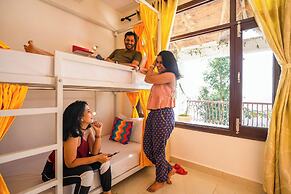 goSTOPS Mukteshwar - Private Rooms and Dorms