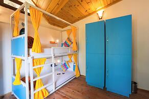 goSTOPS Mukteshwar - Private Rooms and Dorms