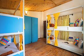 goSTOPS Mukteshwar - Private Rooms and Dorms