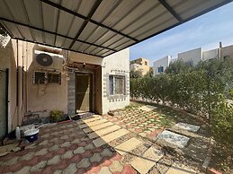 129 2BR Townhouse 2 Bath TV Backyard
