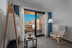 Dandelion Suites