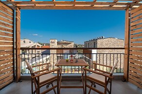 Dandelion Suites