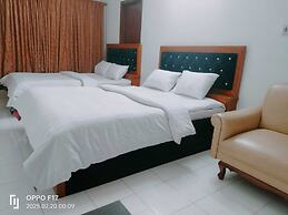 HOTEL GOLDEN BIRD