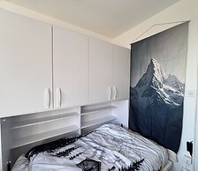 Room-independent Room With Stunning View