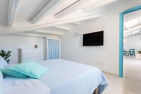 Darsena Sunset Attic by Wonderful Italy