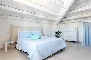 Darsena Sunset Attic by Wonderful Italy