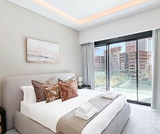 Serenity Studio Pool Access & Balcony at Riviera