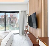 Serenity Studio Pool Access & Balcony at Riviera