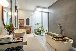 Silk Umalas by Nagisa Bali