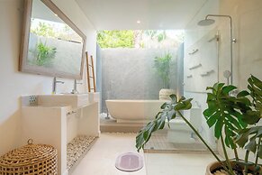 Silk Umalas by Nagisa Bali