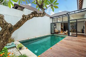 Silk Umalas by Nagisa Bali