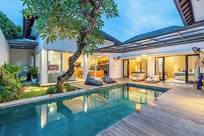 Silk Umalas by Nagisa Bali