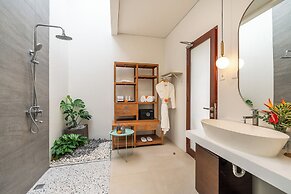 Silk Umalas by Nagisa Bali