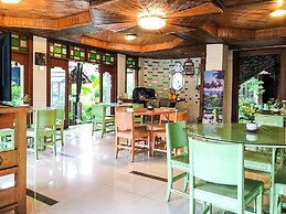 Tripletree Arys Garden Hotel