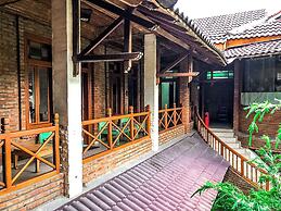 Tripletree Arys Garden Hotel