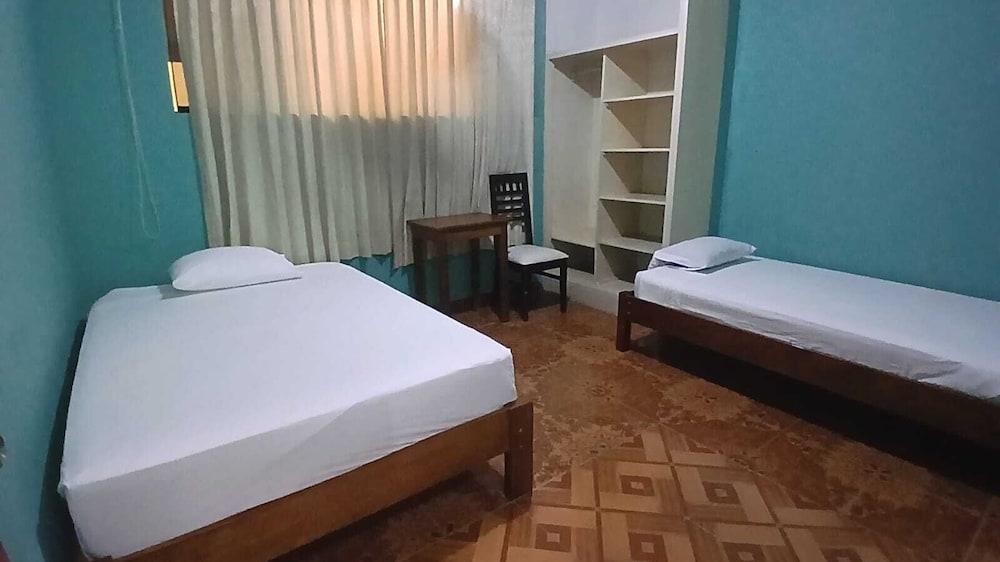 Plaza Jungle Hostel