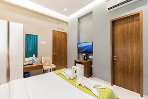 Hotel Seven Oaks