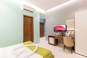 Hotel Seven Oaks