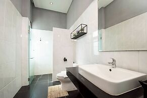 Penny - Farthing Pool Villa