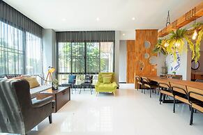 Penny - Farthing Pool Villa